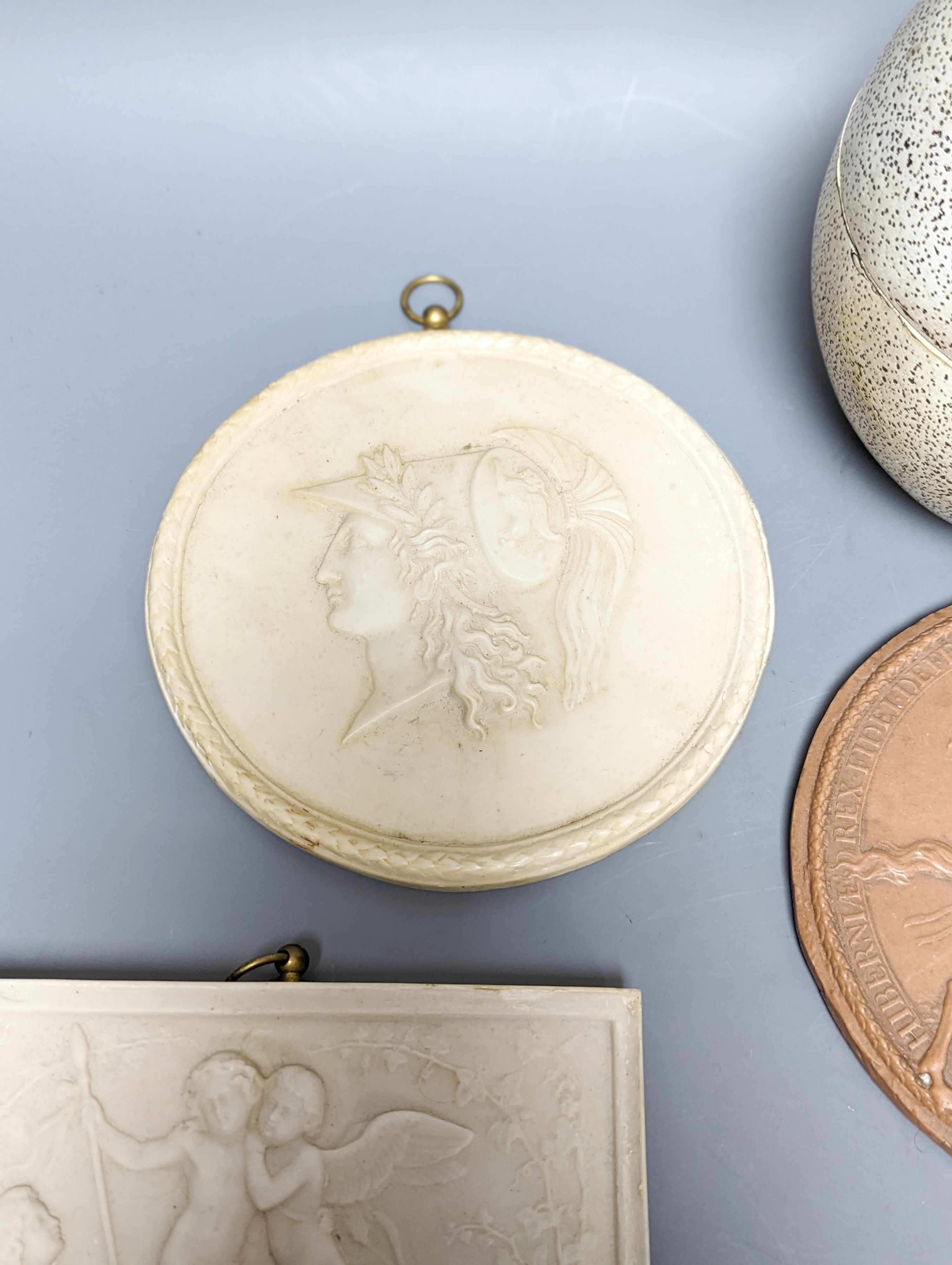 Decorative faux marble roundels, plaques and a faux ostrich egg box 28cm